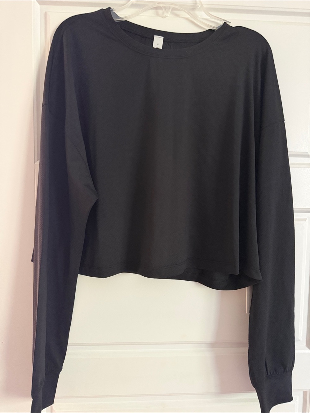 lululemon athletica Black Long-Sleeve Cropped Tee